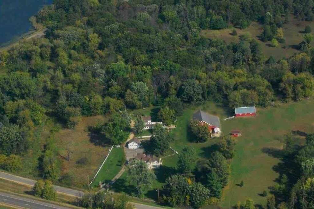 Corn Crib Cottage Barn And Villa At Hope Glen FarmCottage Grove エクステリア 写真
